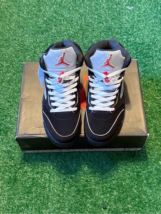 Air Jordan 5 Retro ‘Black Metallic Reimagined’ 2025